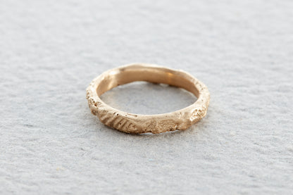 Beachcomber Gold Wedding Band