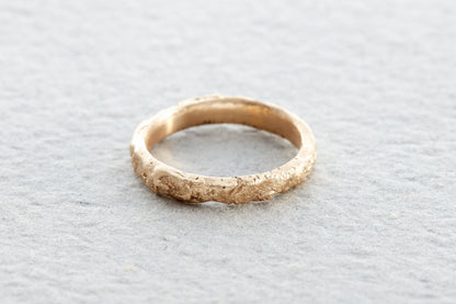 Beachcomber Gold Wedding Band
