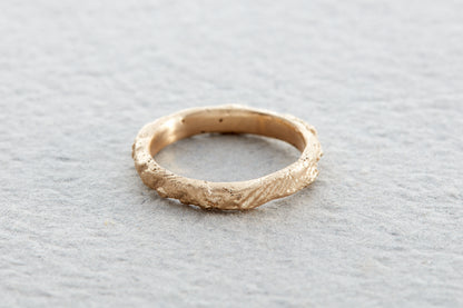 Beachcomber Gold Wedding Band