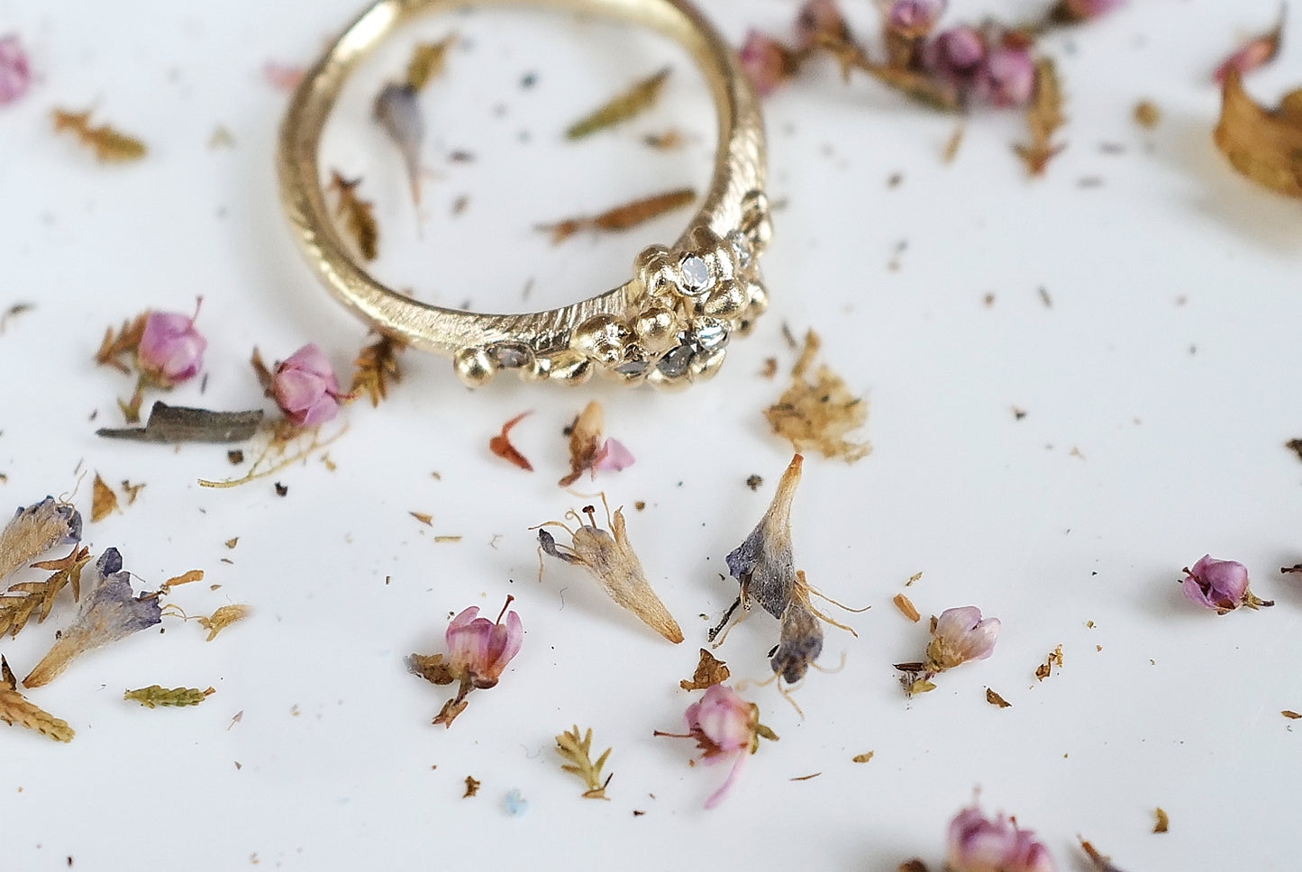 Diamond Molecule Ring