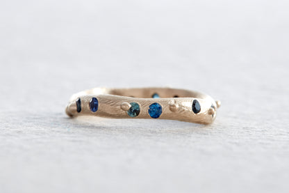 Mind Sky Gold Ring with Sapphires 3mm