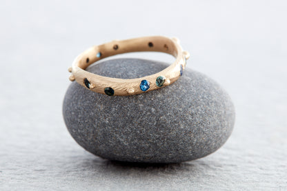 Mind Sky Gold Ring with Sapphires 3mm